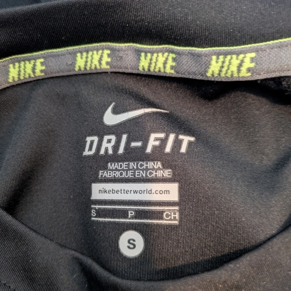 Nike Dri Fit Shirt Small